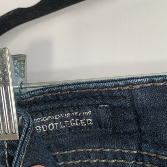 Silver Jeans Co x Bootlegger Dark Blue Suki Mid Capri Jeans - Picture 13 of 13